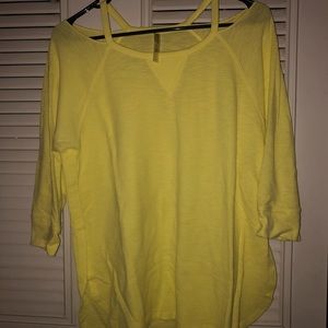 Size L Calvin Klein 3/4 sleeve yellow shirt